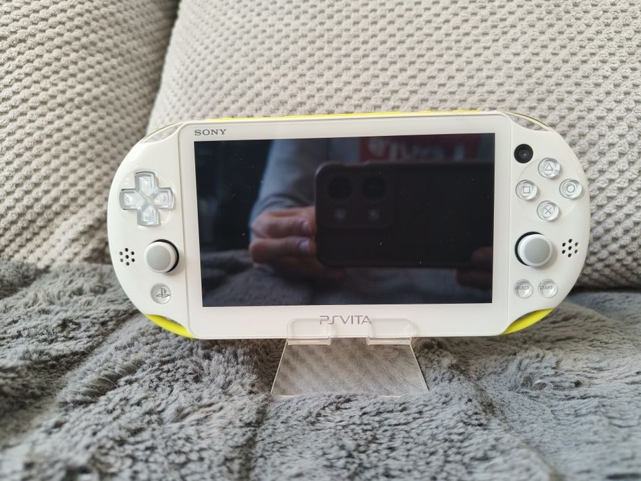 PlayStation  Vita Lime Green PCH-2000