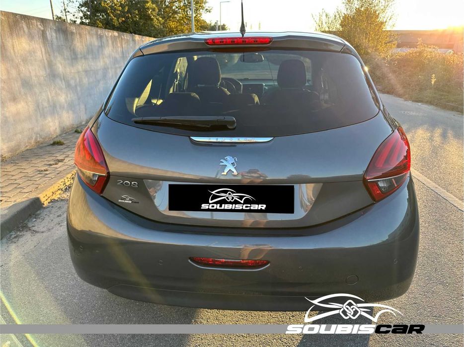 Peugeot 208 1.2 Signature