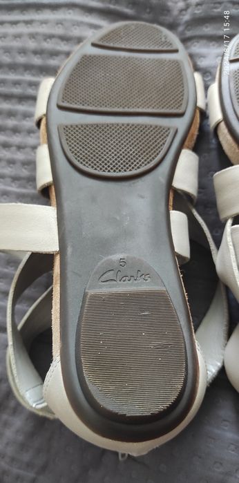 Sandały damskie Clarks  rozmiar 38 ze skóry jak nowe