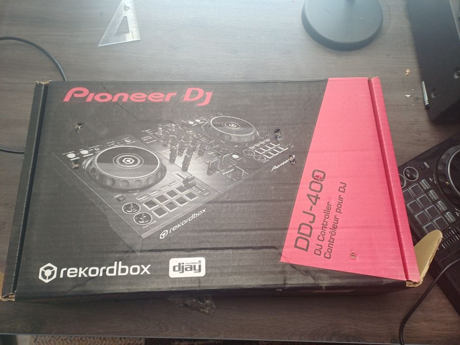 Pioneer DDJ-400.