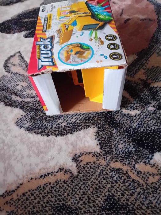 Трактор музичний диско