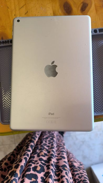 iPad 9th Generation, Like New64738953109377121