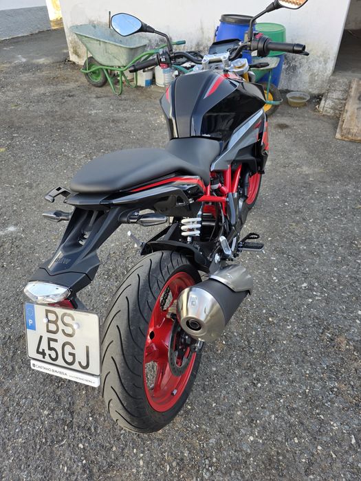 Vendo BMW G310R.