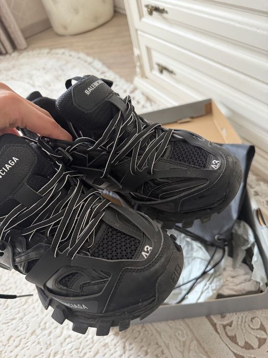 продам оригінальні траки лед лєгітні траки 1.0 balenciaga track
