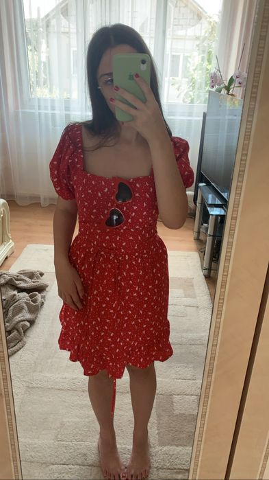 червона сукня міні