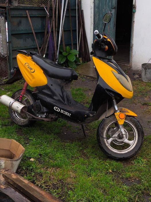 Продам скутер еріскай тур