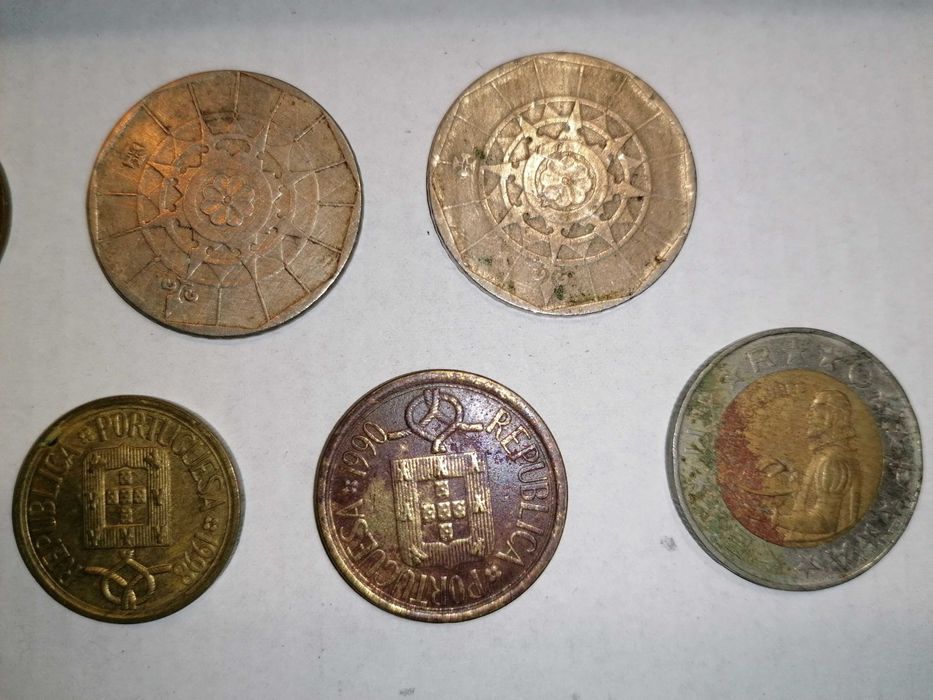 Moedas antigas portuguesas e estrangeiras