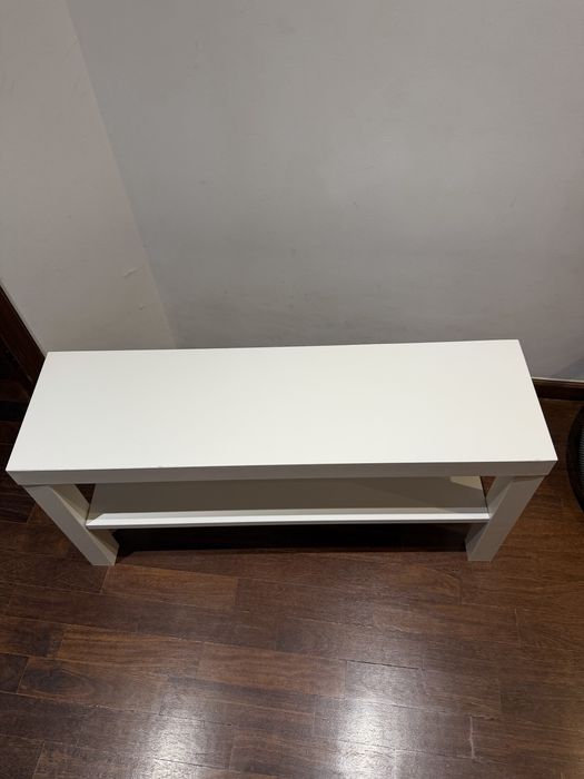 Estante branca de quarto ou sala