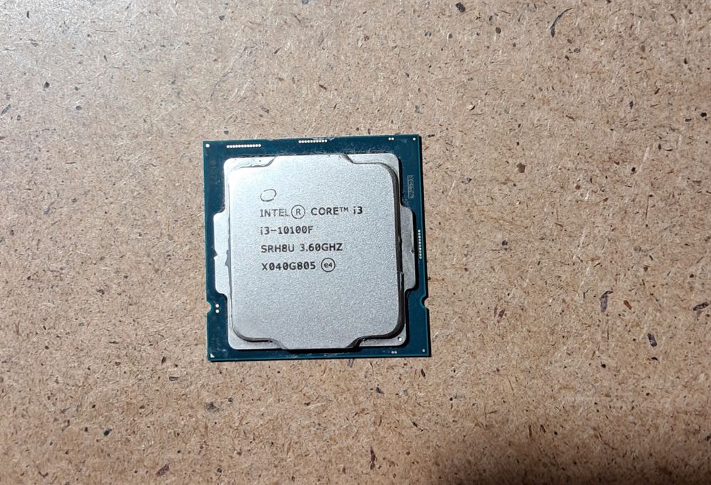 Procesor intel core i3 10100f