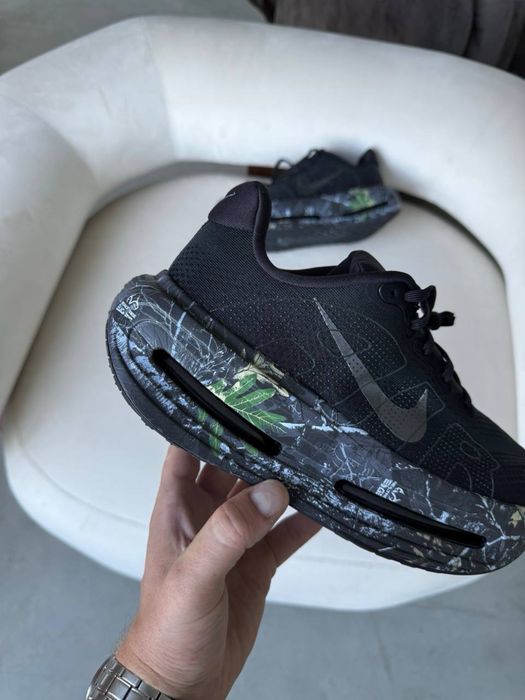 Оригинал Nike Vomero Premium Realtree Camo Black (IO7325 001) оригінальні чоловічі кросівки для бігу професійні найк вомеро преміум