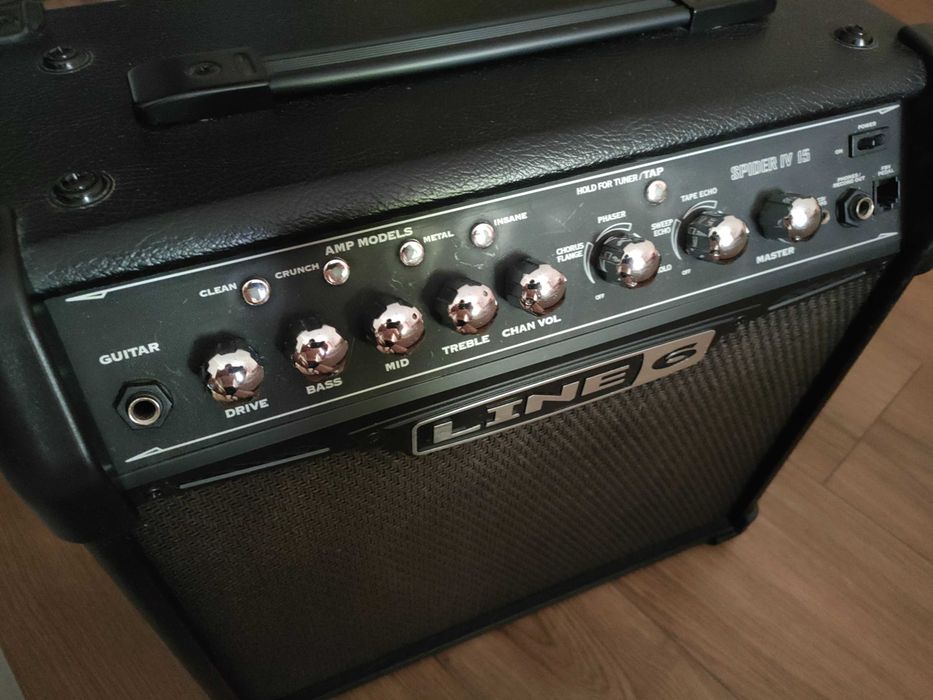 Гитарный комбоусилитель Line 6 Spider IV 15