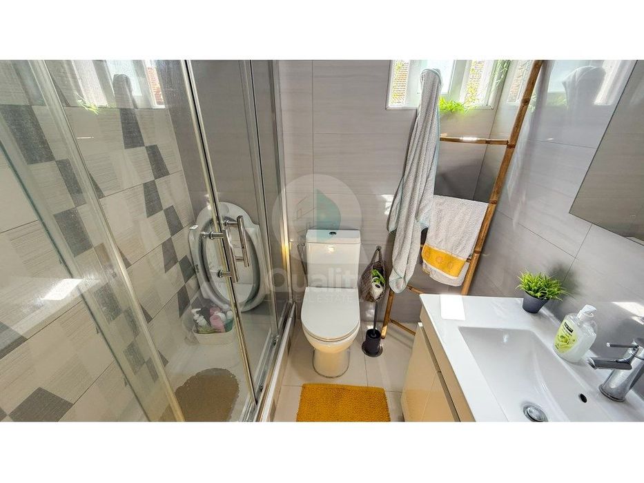 Apartamento T3 convertido em T2 na Verderena