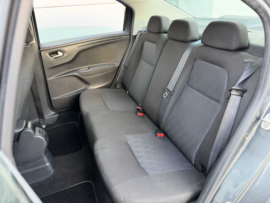 Citroën C-Elysée 1.2 PureTech Shine - Desde 83€/mês