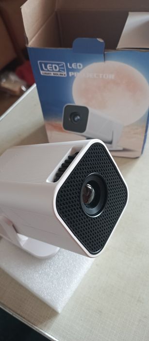 Продам проектор Sony новый