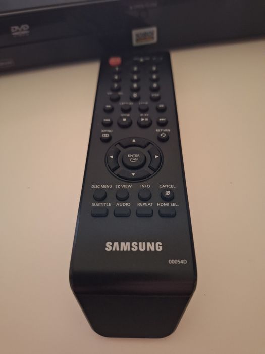 DVD  - Samsung  com comando