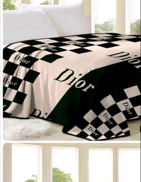 Пледи бренди велюрові