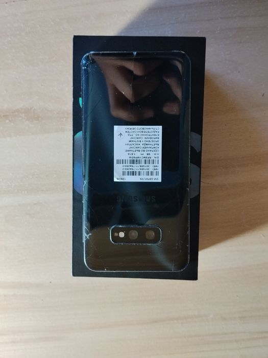 Продам самсунг с10 е