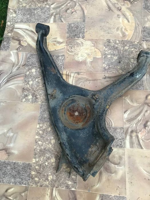 Задні речаги Форд сієра сідан