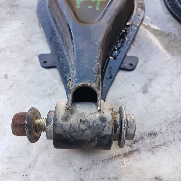 wahacz wahacze tylne mercedes w124 w 124 oryginał jak nowe