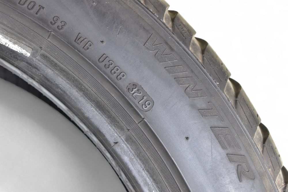 Opona Zimowa PIRELLI SOTTOZERO 3 235/45R18 94 V 4,17mm