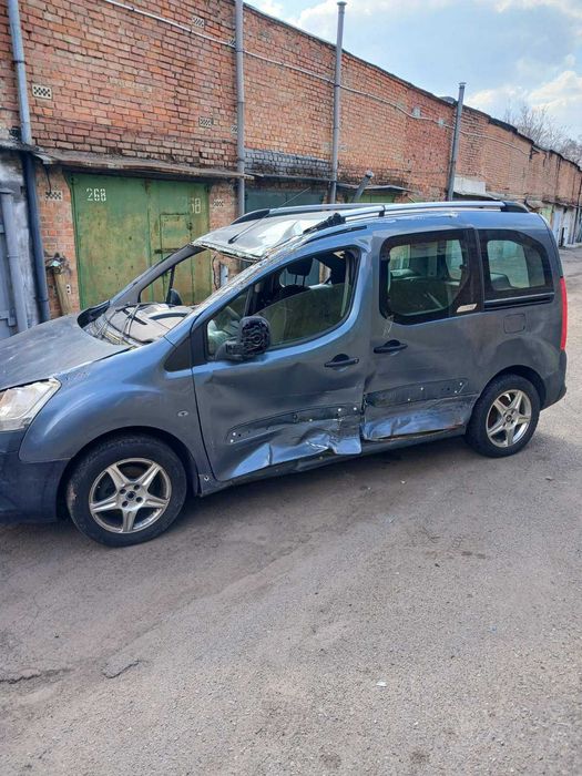 Продам Пежо Партнер після ДТП.