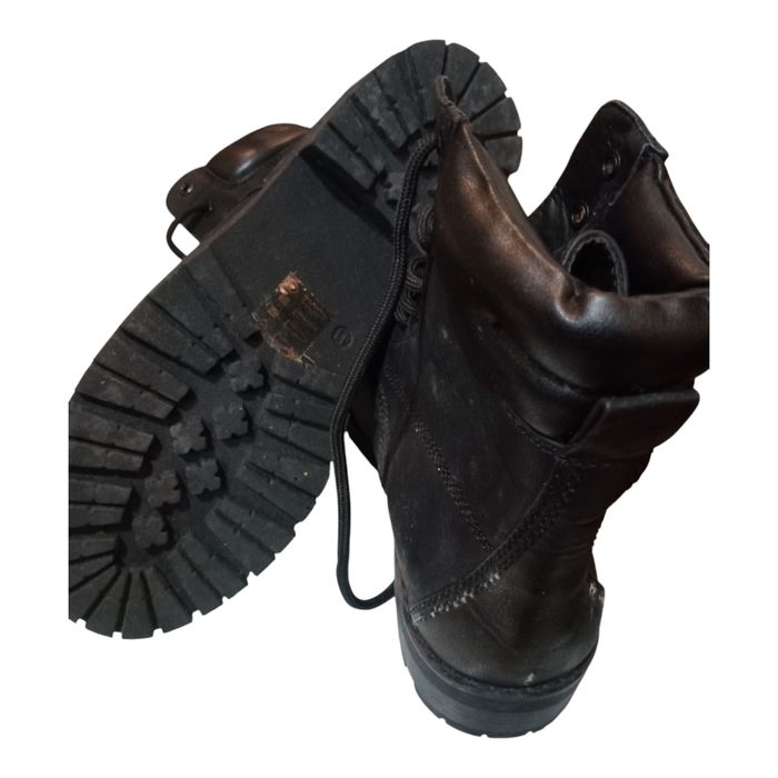 Bota cano médio Linear