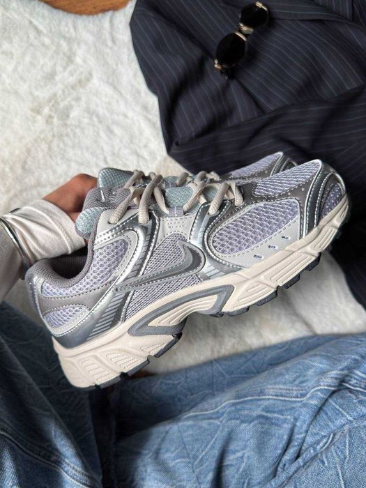 Жіночі Кросівки Nike V5 RNR Metallic