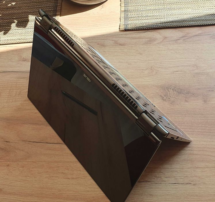 Laptop ASUS ZenBook Flip ekran dotykowy obrotowy 360 rysik Intel 15,6"