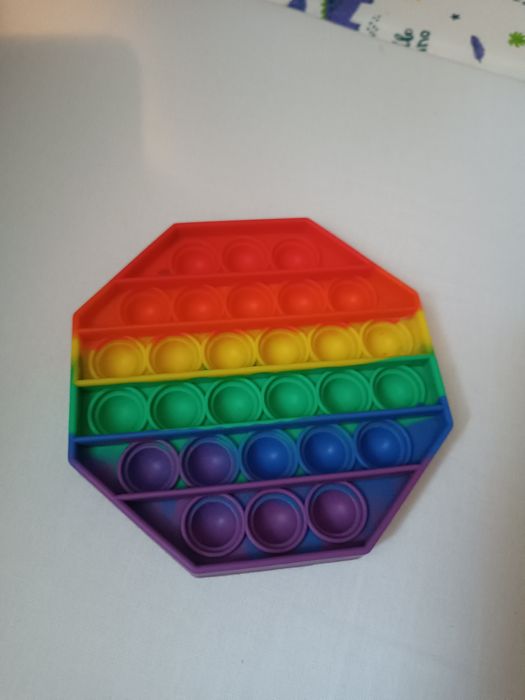 Попит шестикутний різнокольоровий