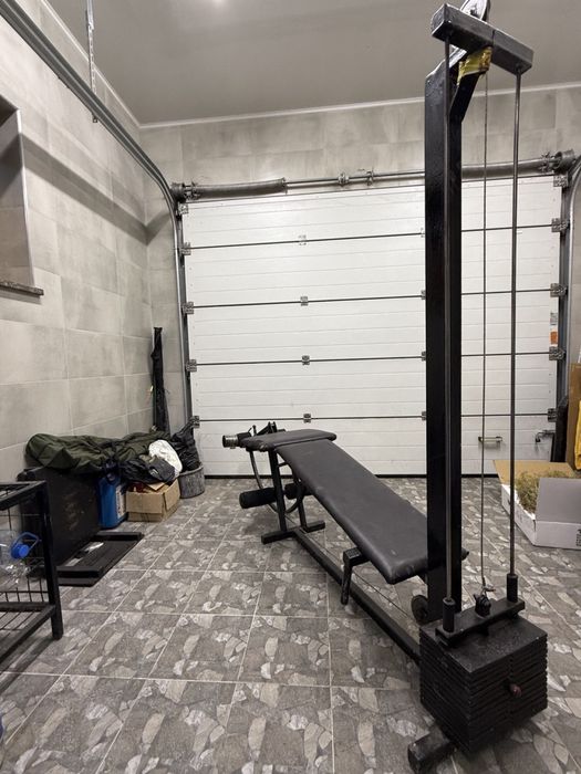 Тренажер силова лавка з верхнім блоком