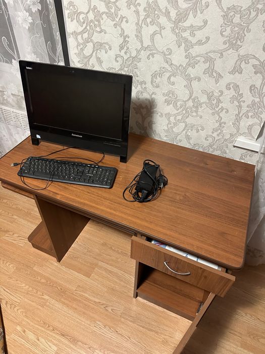 Меблі б/у пенал, стіл письмовий, тубма