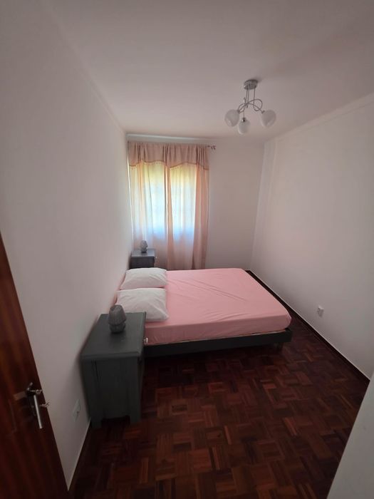 Arrendo T2 remodelado entrada imediata