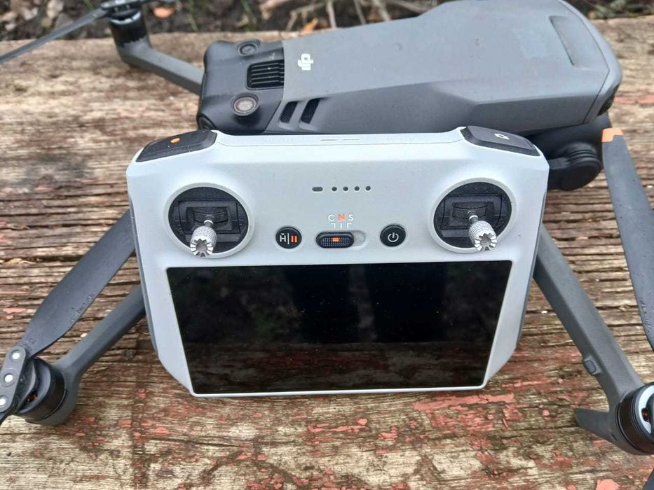 Дрон DJI Mavic 3 pro