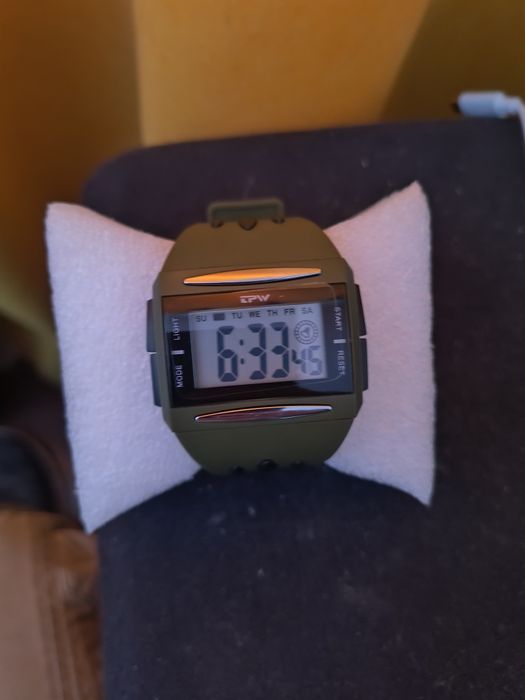 Годинник новий, тактичний, електронний