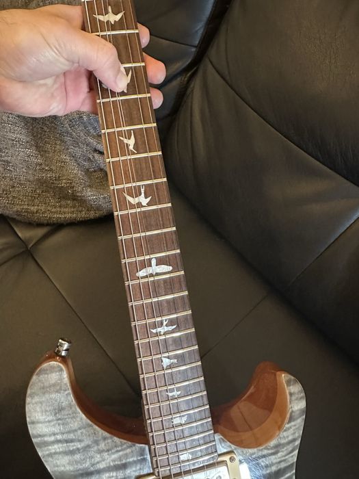 PRS SE Custom (Captadores Dimarzio Air Classic)