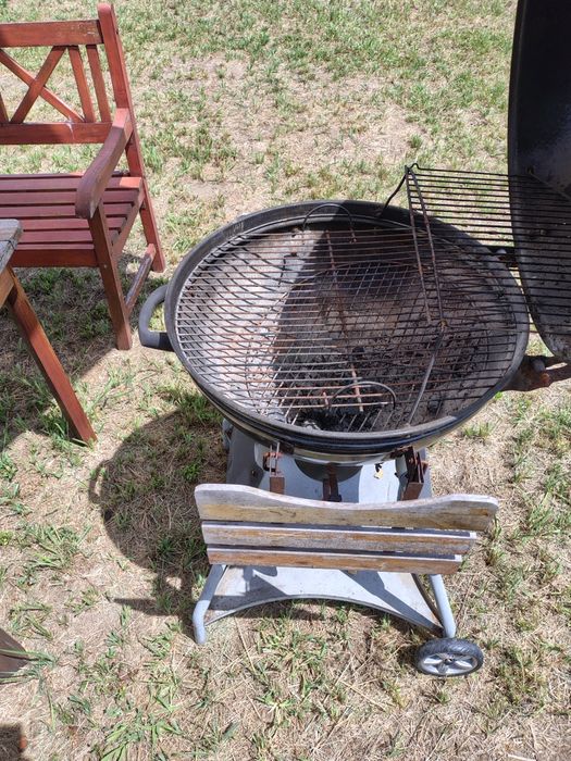 Zestaw ogrodowy,parasol,grill, podstawa