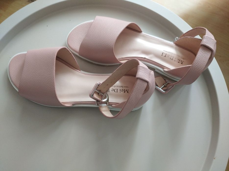 Женские босоножки 38 размер