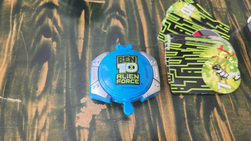 Jogo Ben10 com relógio Omnitrix – usado, sem caixa