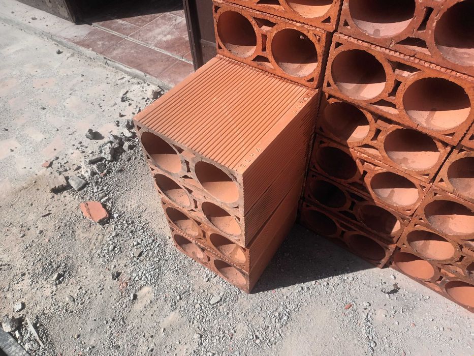 Garrafeiras em bloco - tipo tijolos