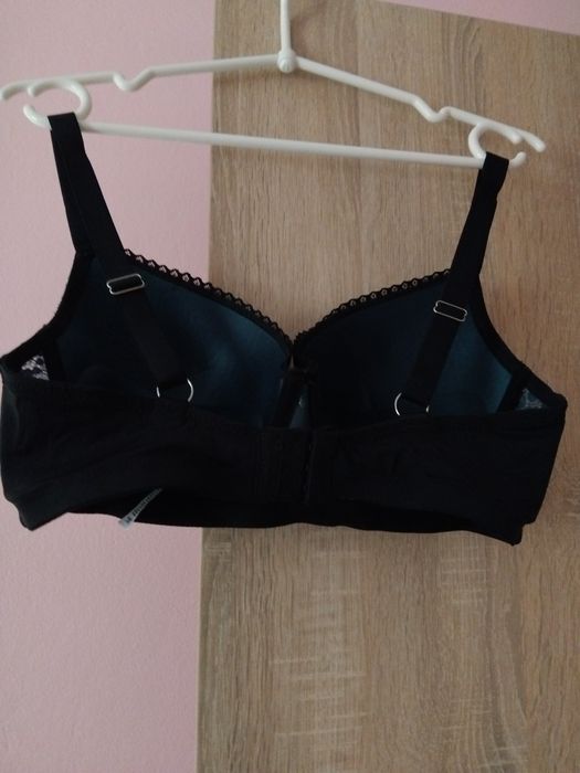2 nowe biustonosze