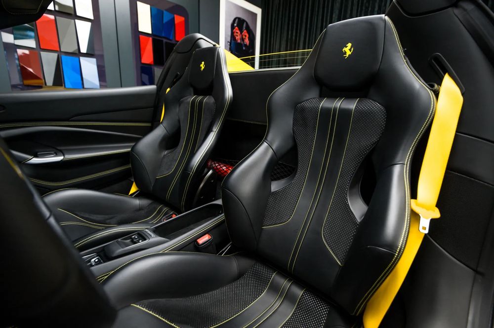 リスボンの裏路（F8号） ferrari f8 - Авто - OLX.ua