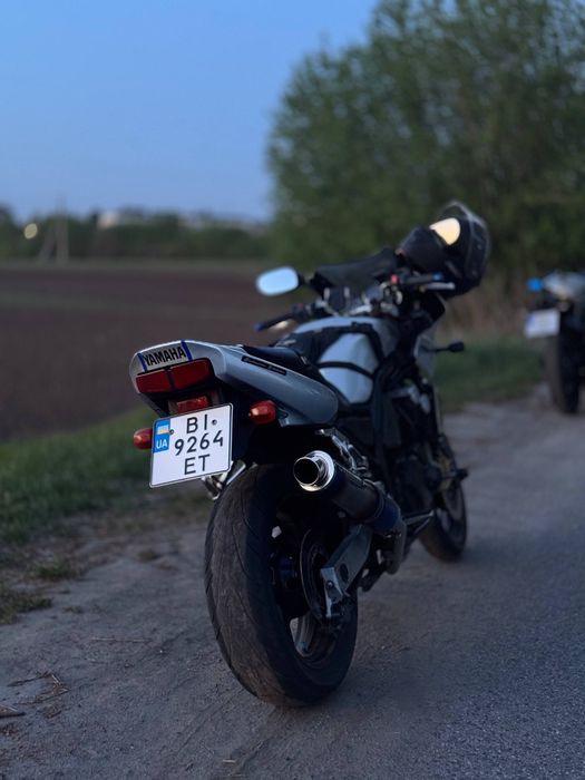 Продам Yamaha FZ400