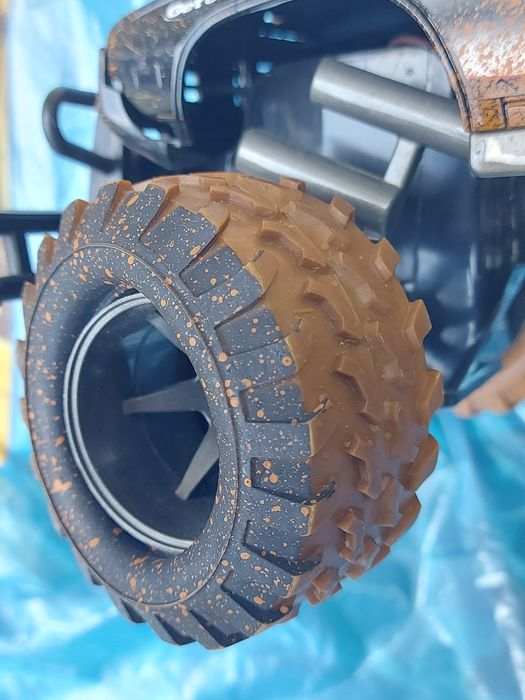 Zabawka samochód duży