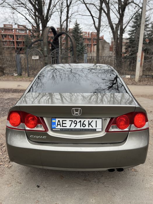 Honda civic 8 механіка 1.8 бензин, повна комплектація