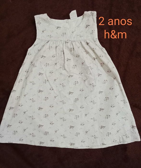 Vendo roupa de menina e menino