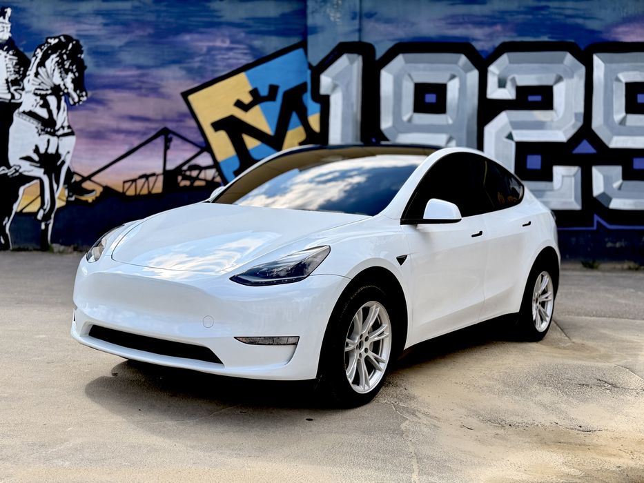 Tesla Y  40 тыс км Long Range Dual Motor