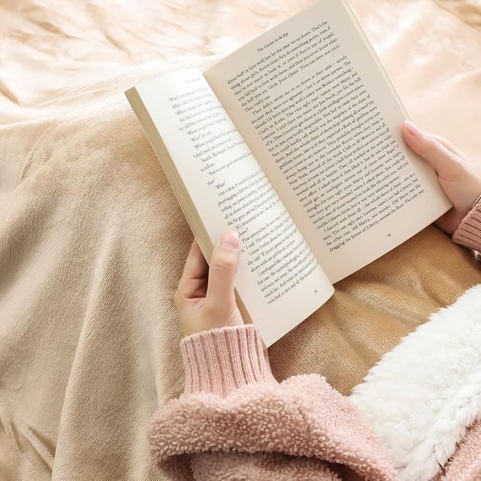 Fluffy Throw Blanket - Soft Plush - 130x160cm Beige JOTOM