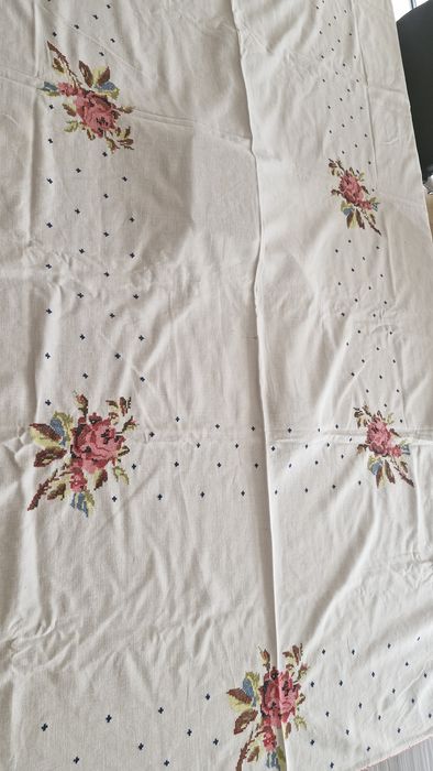 Toalhas de mesa bordadas