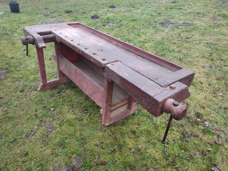 Drewniany warsztat stolarski