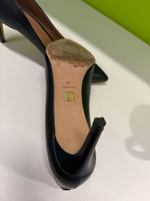 Granatowe czółenka Hugo Boss